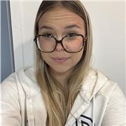 Professeur particulier donne des cours de soutiens aux collégiens